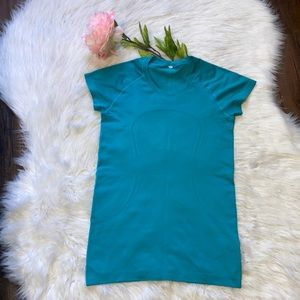 Swiftly Tech Short Sleeve Shirt Size Small 8